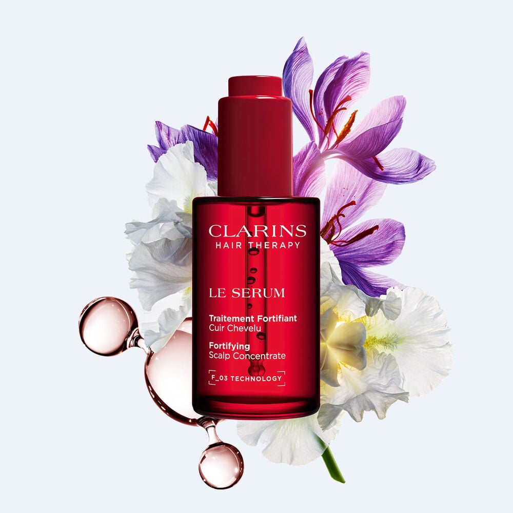 Siero Clarins per cuoio capelluto arricchito con zafferano ed estratti vegetali bio per la longevit&agrave; e la densit&agrave; dei capelli.