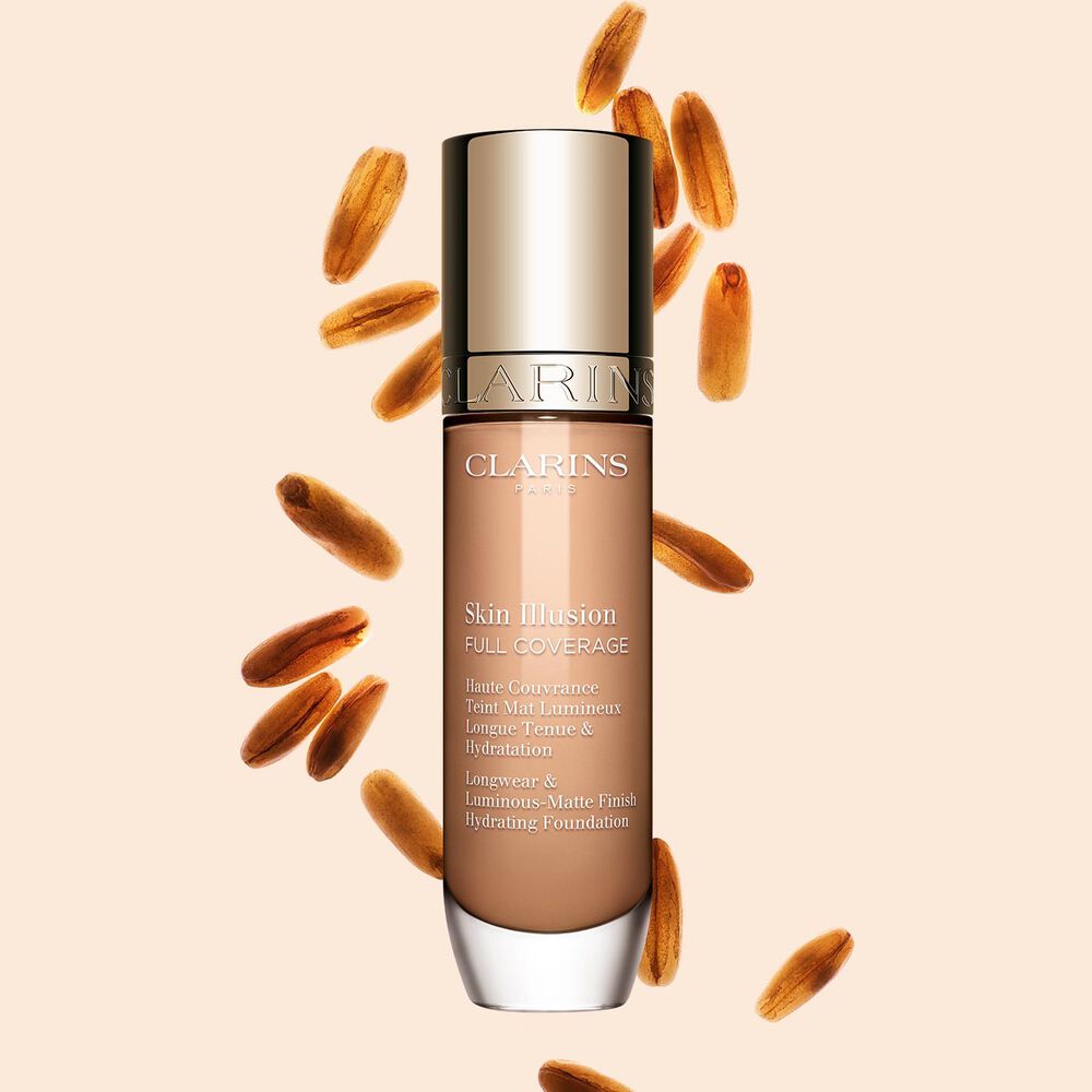 Clarins Skin Illusion Full Coverage con design elegante e packaging vivace: il fondotinta ideale per un incarnato naturale e uniforme.