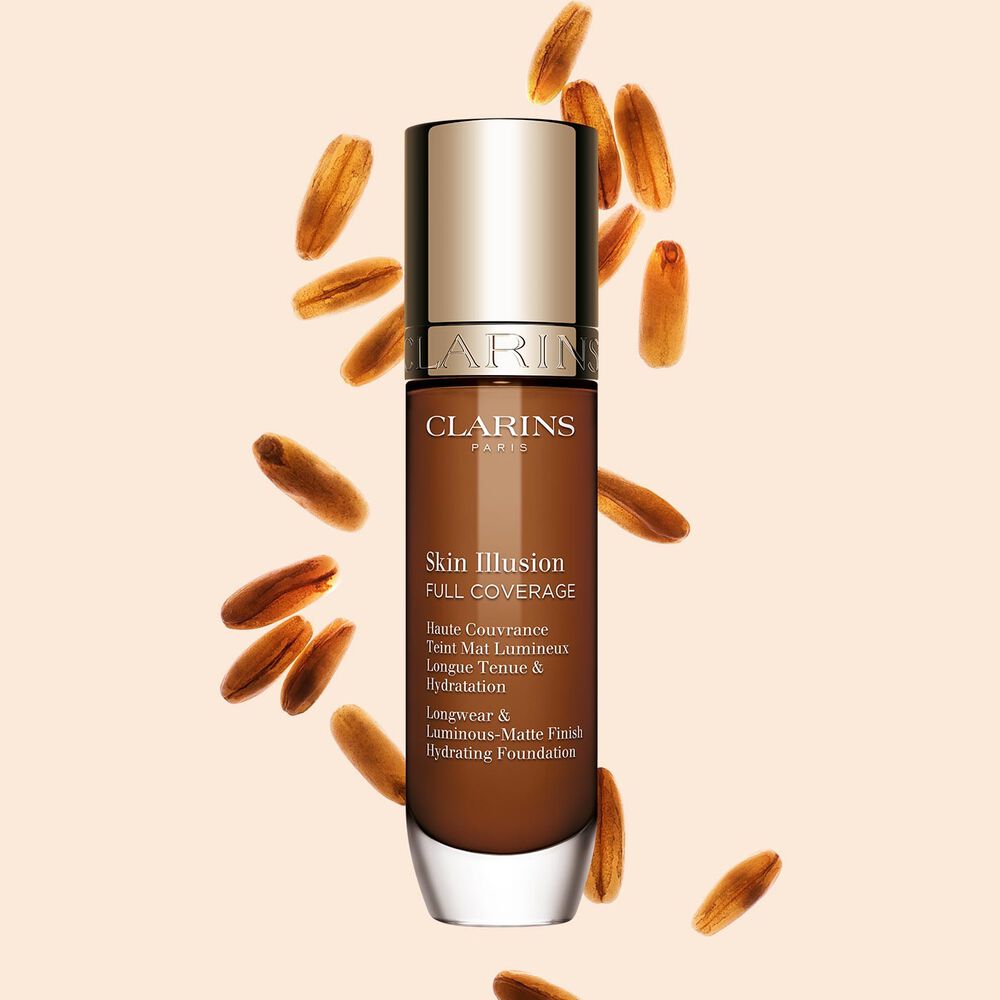Clarins Skin Illusion Full Coverage con design elegante e packaging vivace: il fondotinta ideale per un incarnato naturale e uniforme.