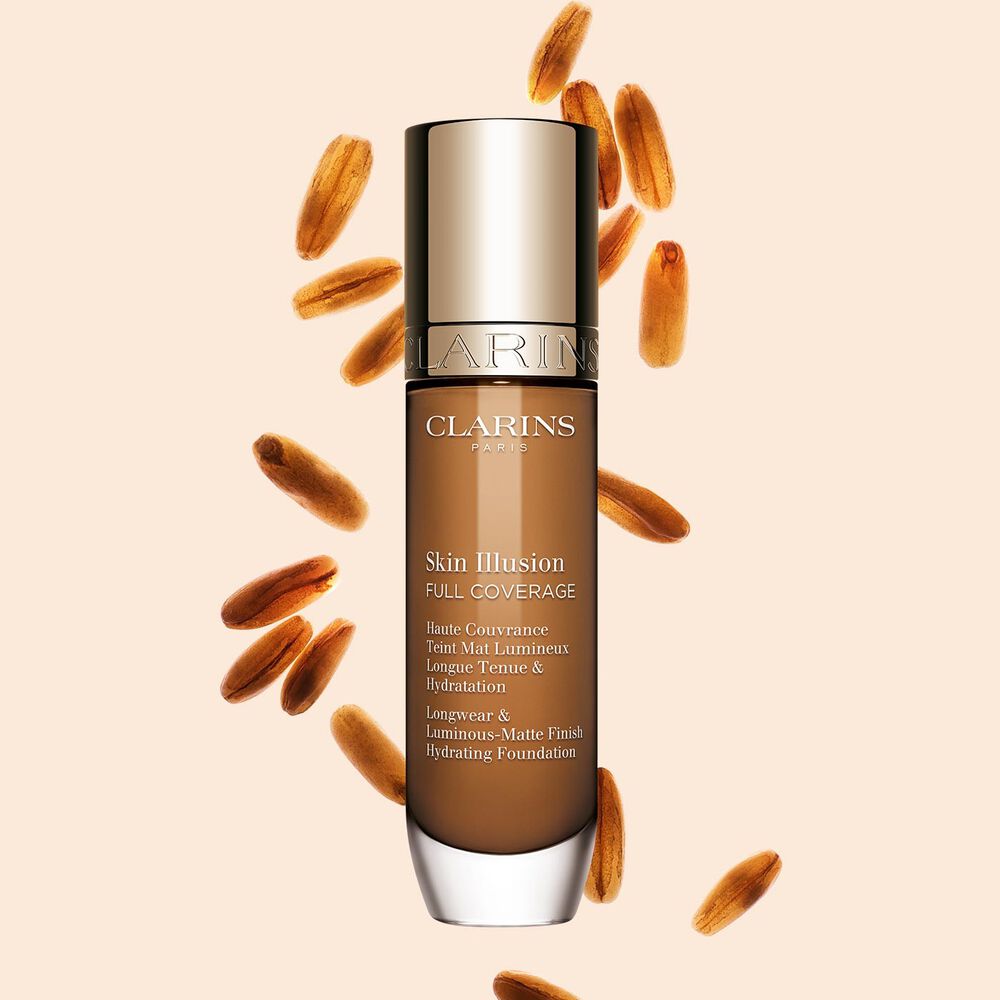 Clarins Skin Illusion Full Coverage con design elegante e packaging vivace: il fondotinta ideale per un incarnato naturale e uniforme.