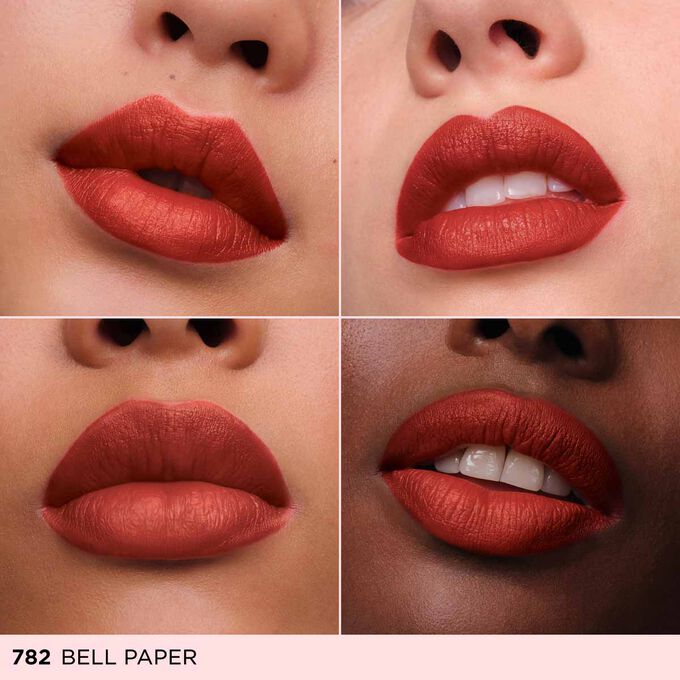 Questo rossetto idratante vellutato valorizza ogni tipo di labbra, regalando un finish opaco luminoso e sofisticato.