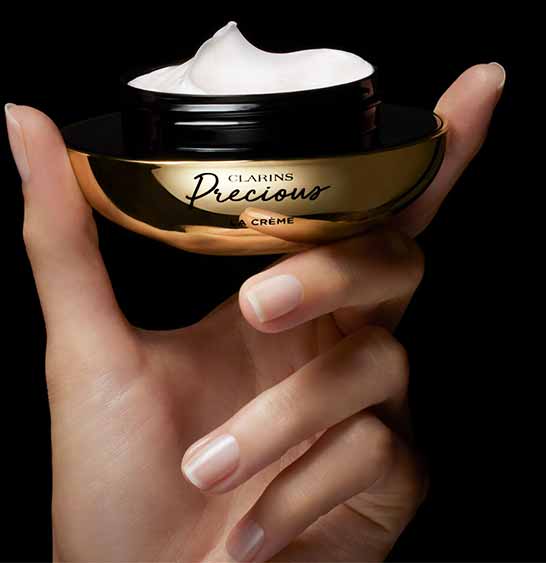 Packshot La Crème in mano