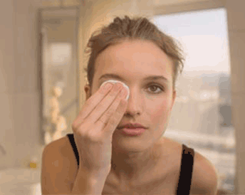 Come rimuovere il make-up occhi?
